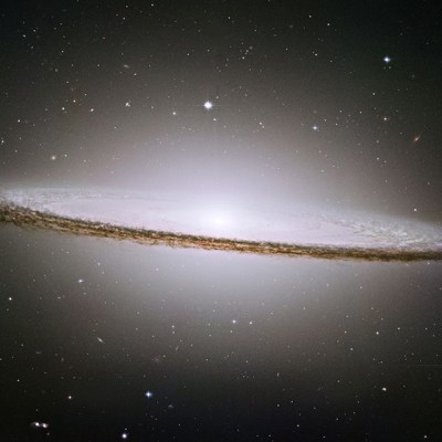 Messier 104 (NGC 4594): The Stunning Sombrero&nbsp;Galaxy
