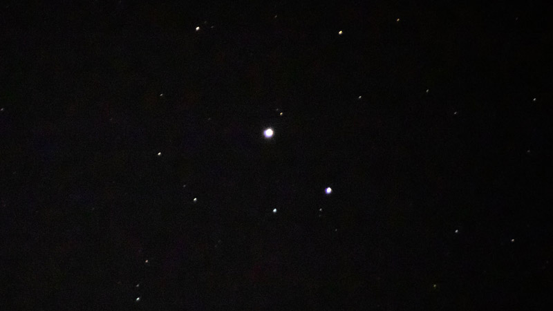 This photo shows the double star Algieba in the constellation Leo. This was taken with amateur gear in the backyard with a Canon 77d and 300mm lens.