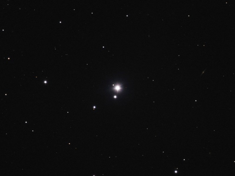 12 Comae Berenices: A Bright Double Star Greets You in Coma&nbsp;Berenices
