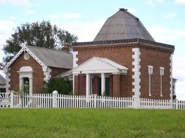 Color photo of John Tebbutt's observatory in Windsor