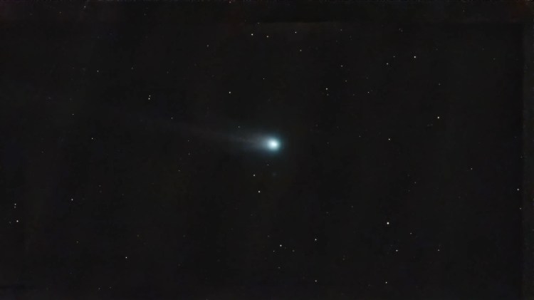 Seestar S50 photo of C/2025 R3 PanSTARRS on April 16 from Florida under cloudy sky layer.